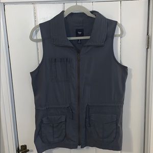 Gap cargo vest
